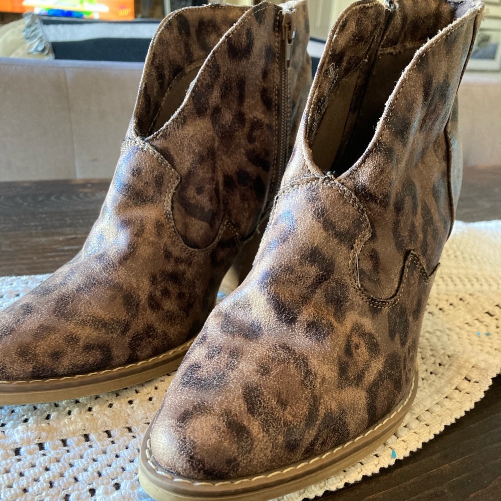 Another step forward cut out bootie